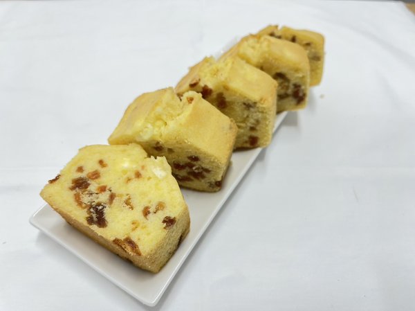 画像1: 国産ドライフルーツのパウンドケーキ（中サイズ）柿とクリームチーズ (1)