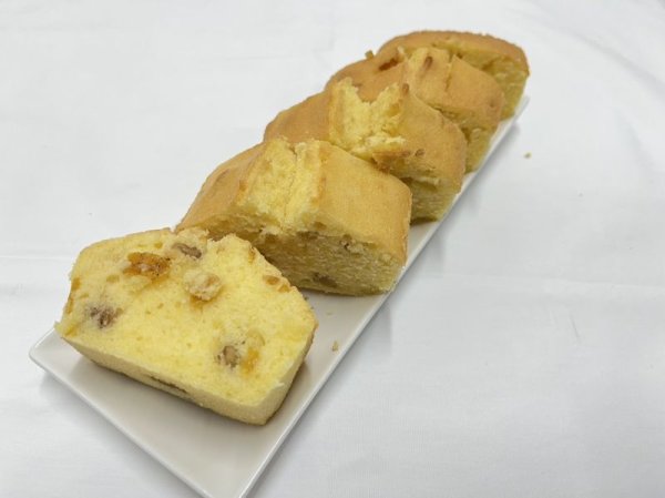 画像1: 国産ドライフルーツのパウンドケーキ（中サイズ）柚子とクルミ (1)