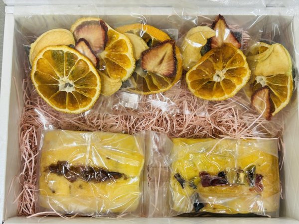 画像2: お歳暮ギフト　和紅茶とパウンドケーキセット (2)