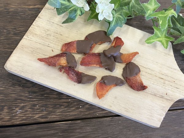 画像1: 山梨県産ドライフルーツ・スモモチョコレート (1)